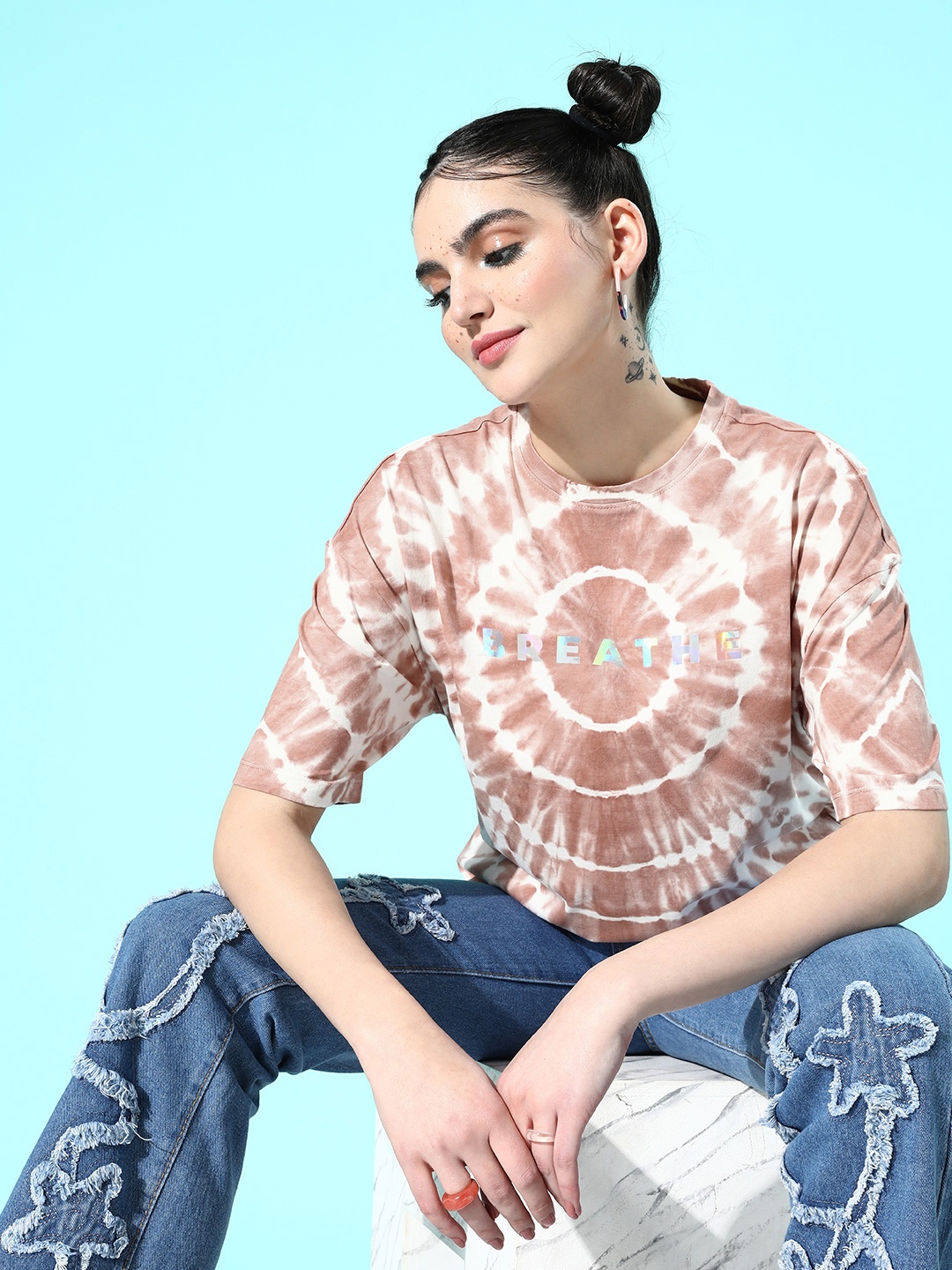 

The Roadster Lifestyle Co. Women Dusty Brown Winter Foraging Offgrid Graphics T-shirt, Off white