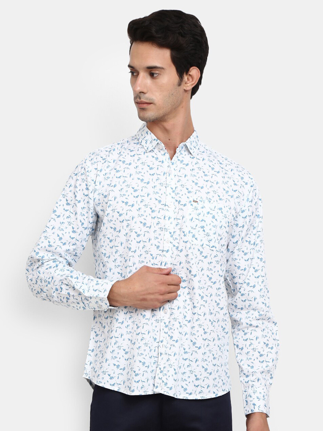 

V-Mart Men Printed Casual Shirt, White