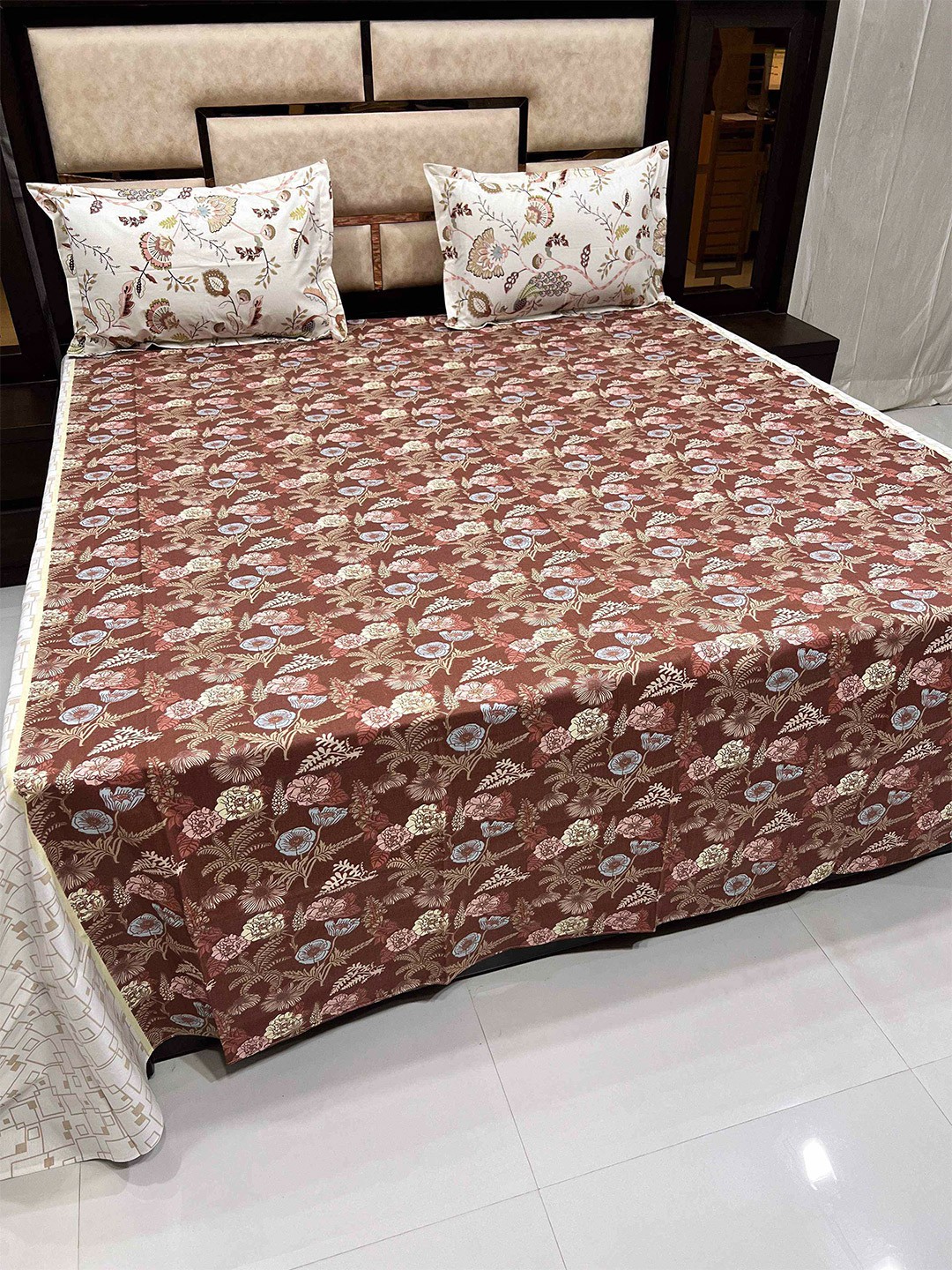 

Pure Decor Brown & Grey Floral 400 TC King Pure Cotton Bedsheet with 2 Pillow Covers