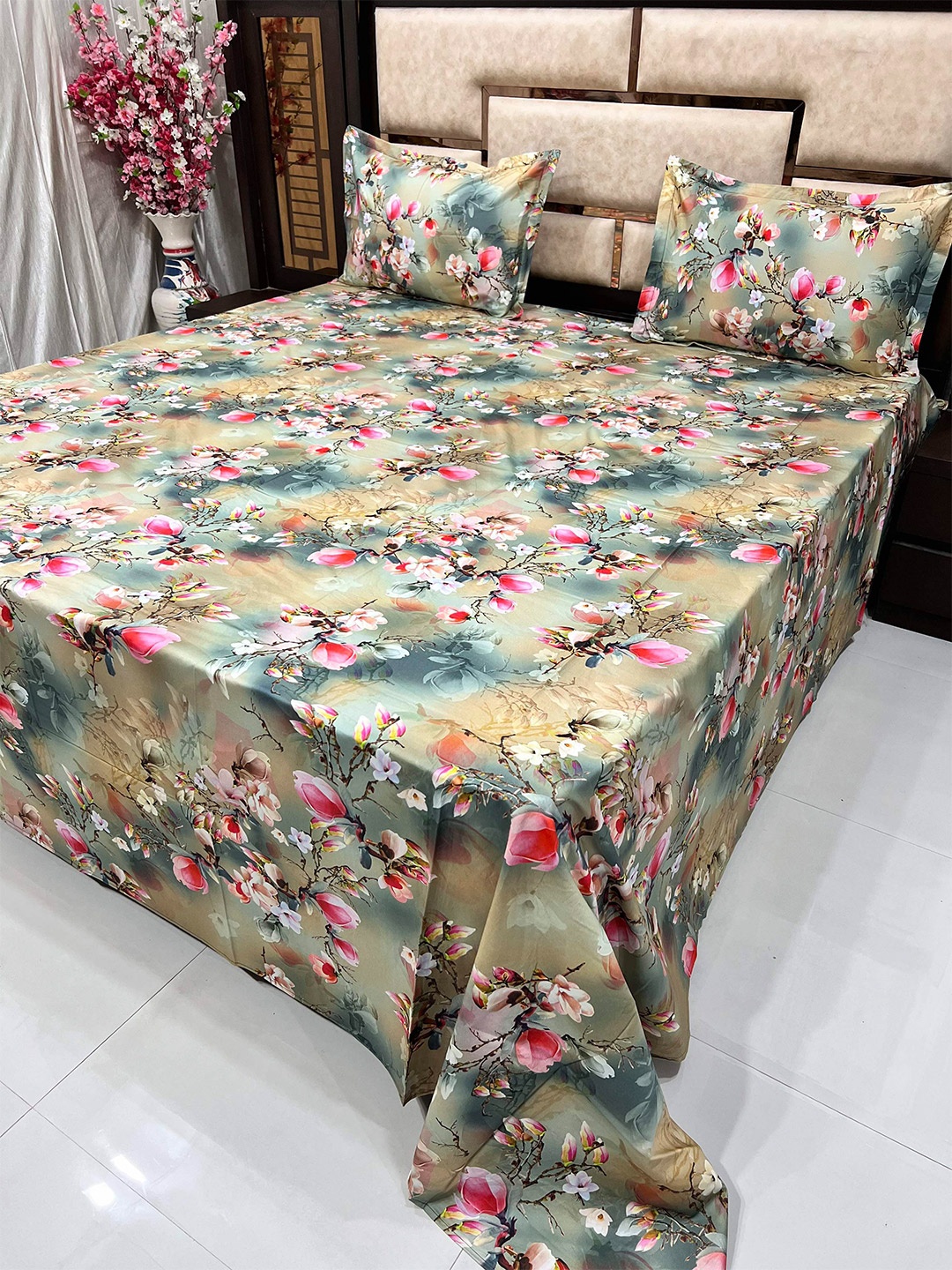 

Pure Decor Green & Pink Floral King Pure Cotton Bedsheet with 2 Pillow Covers