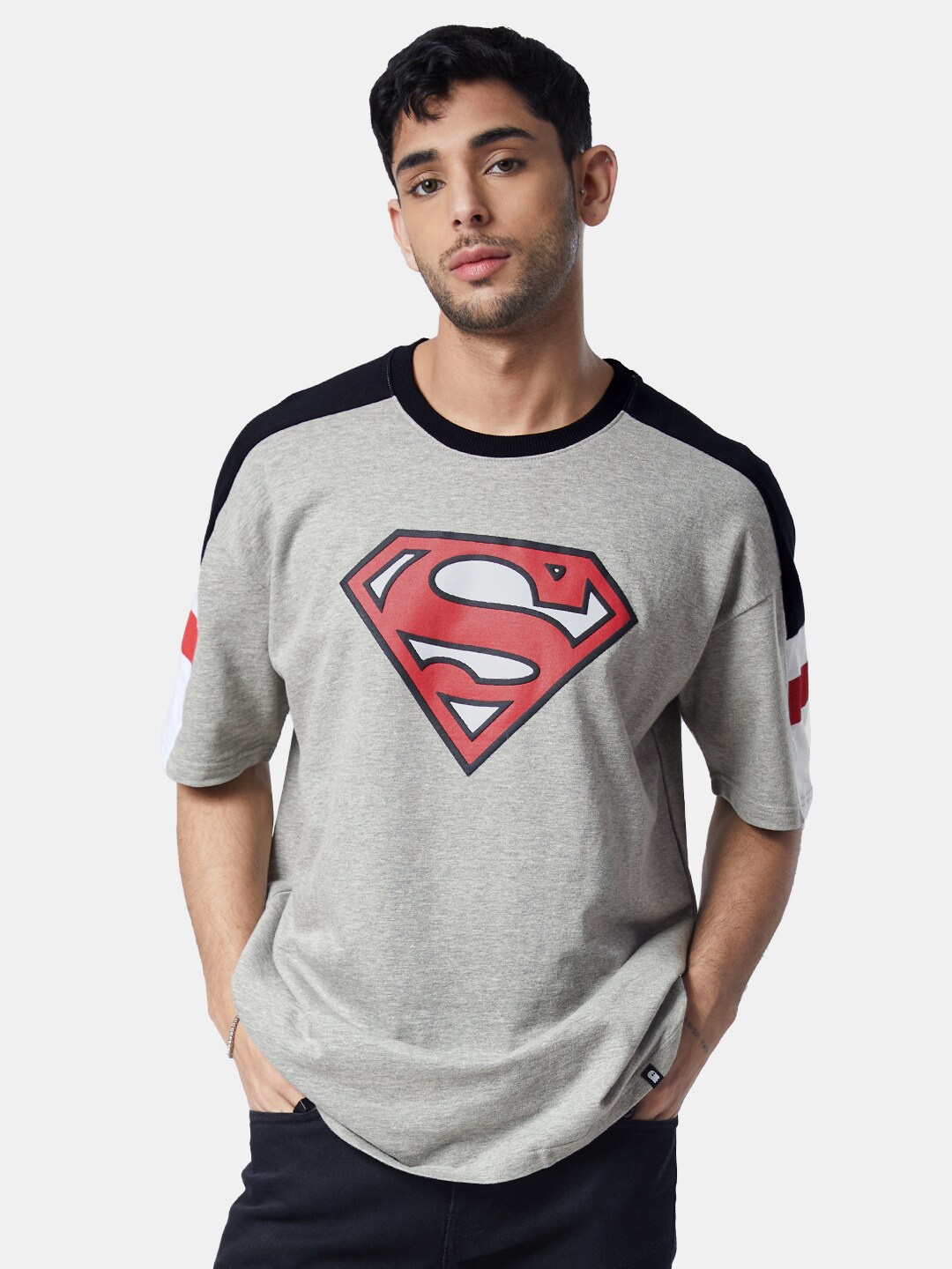 

The Souled Store Men Grey Superman Printed Drop-Shoulder Sleeves Applique Oversized T-Shirt