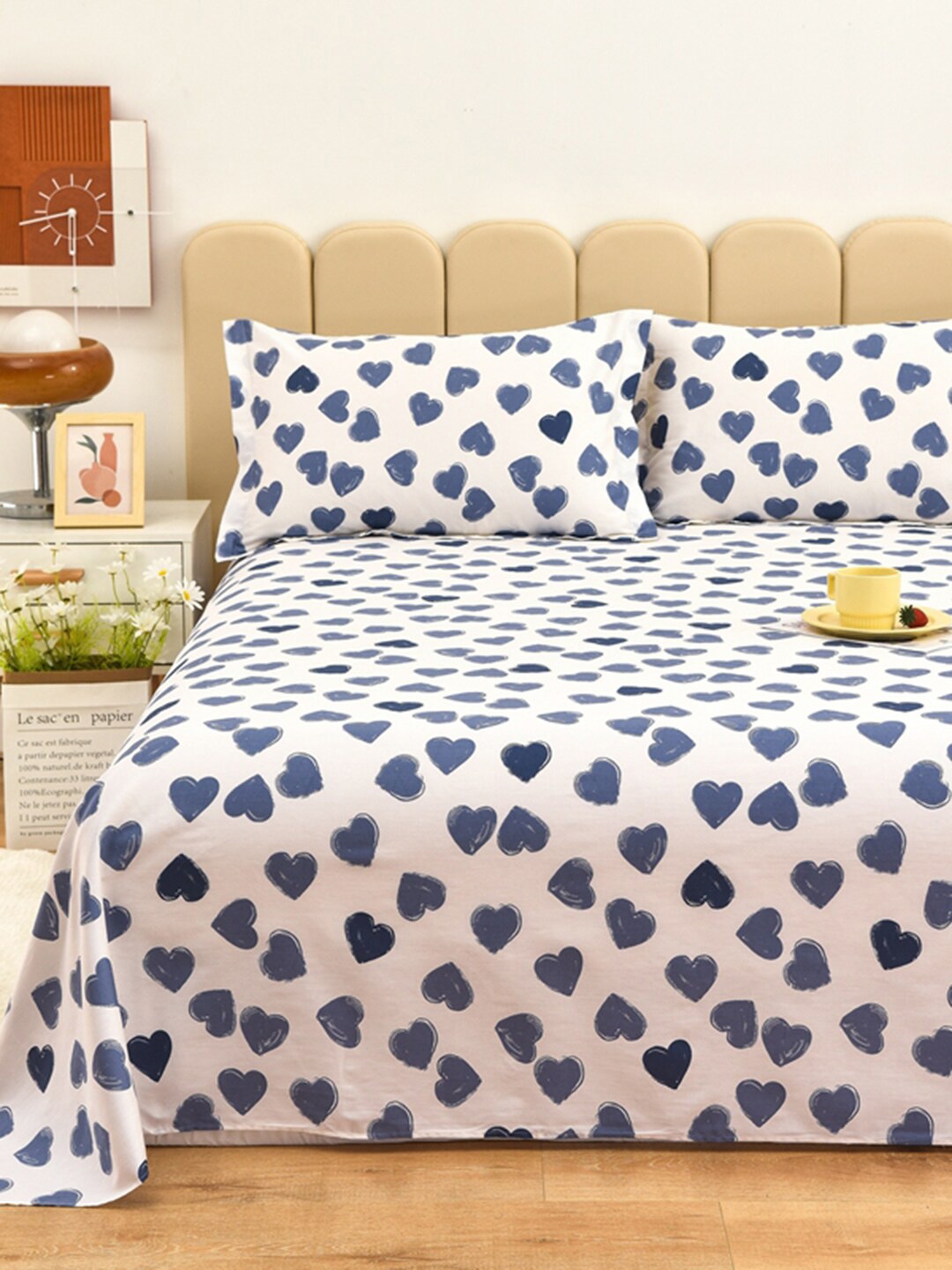 

JC HOME Off White & Blue Printed 200 TC Cotton King Bedsheet with 2 Pillow Covers