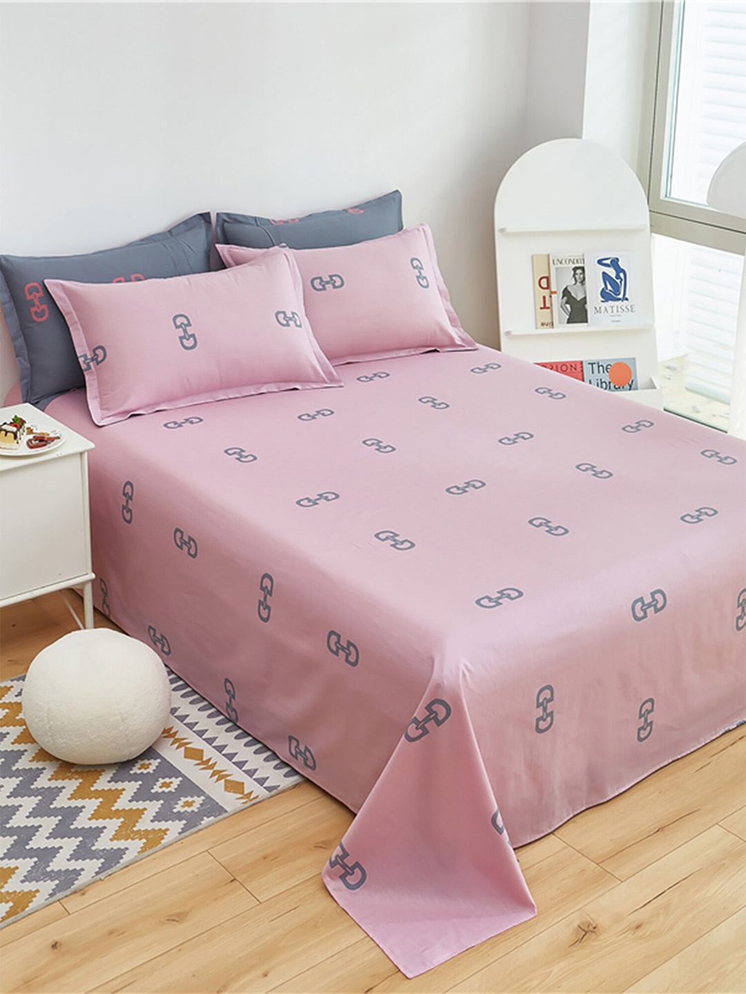 

JC Collection Pink & Grey Printed 186 TC Pure Cotton King Bedsheet with 4 Pillow Covers