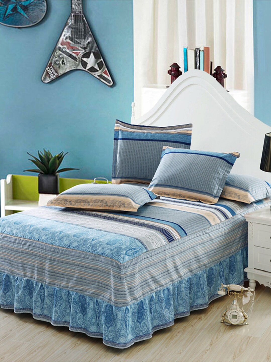 

JC Collection Blue & Grey Printed 200 TC Pure Cotton Single Bed Cover with 4 Pillow Covers