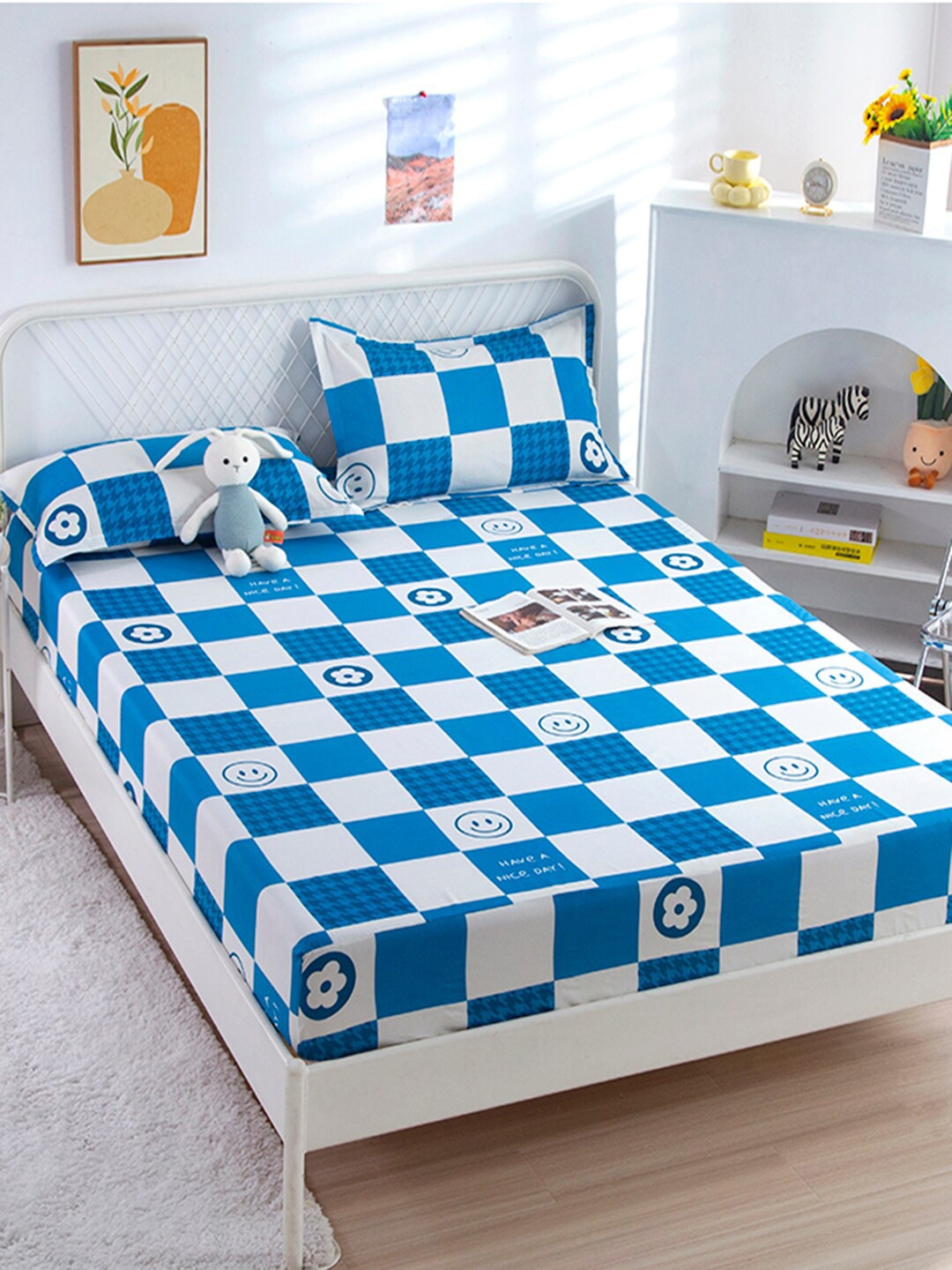 

JC HOME Blue White Printed 120 TC King Bedsheet with 2 Pillow Covers