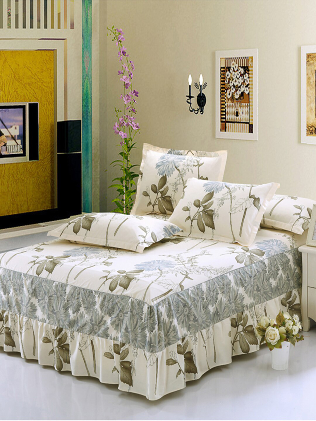 

JC Collection Cream-Coloured & Green Printed 200 TC King Bed Cover & 2 Pillow Covers