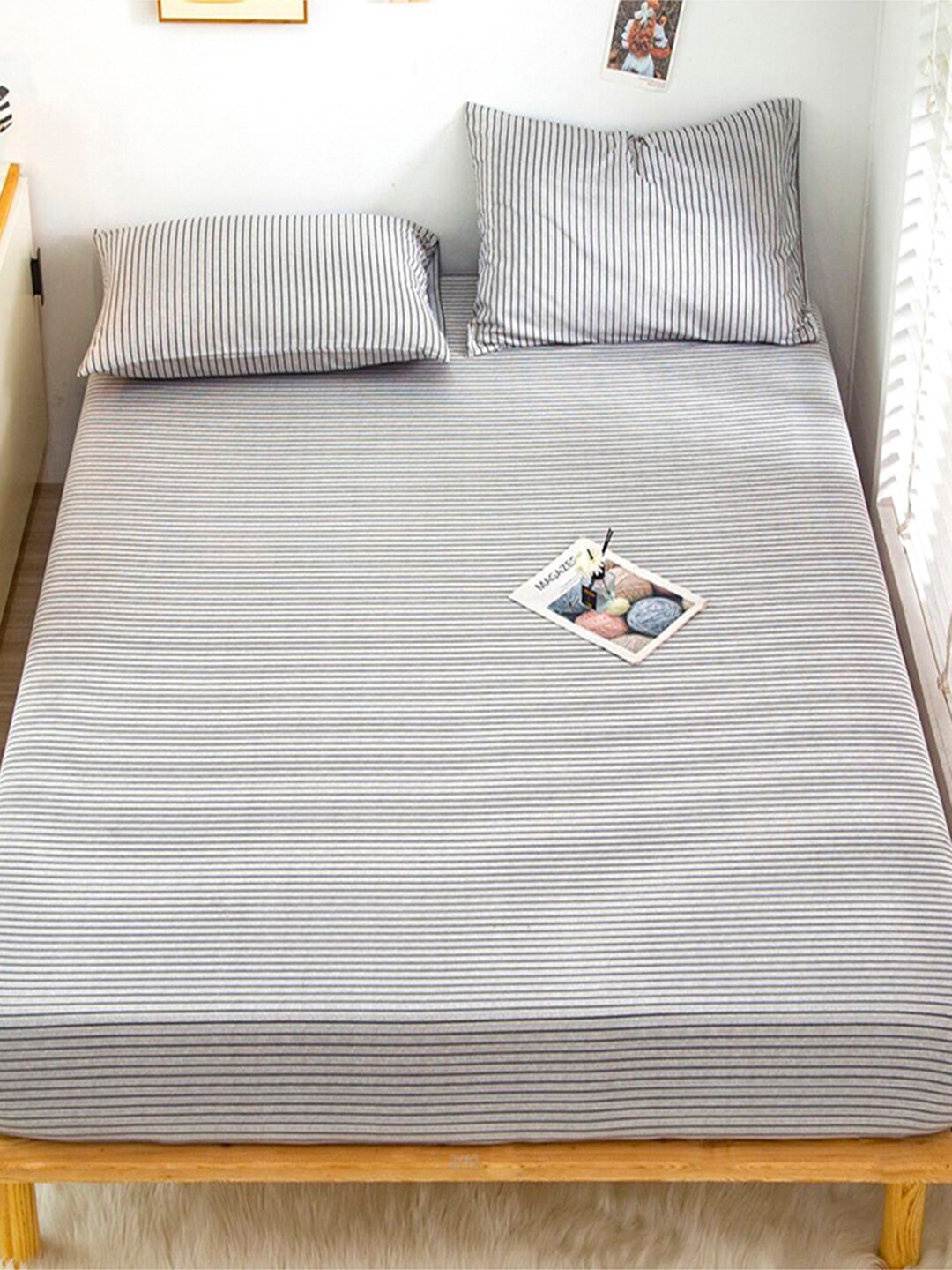 

JC HOME Grey & Black Striped Fitted Queen Bedsheet with 2 Pillow Covers