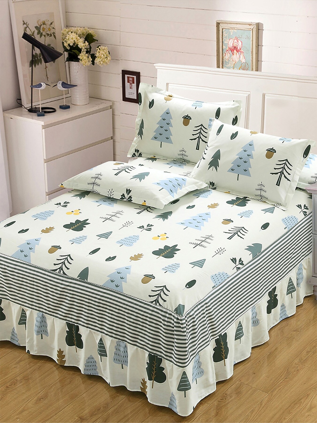 

JC HOME Off White & Blue Printed 200 TC Cotton King Bed Cover with 2 Pillow Covers