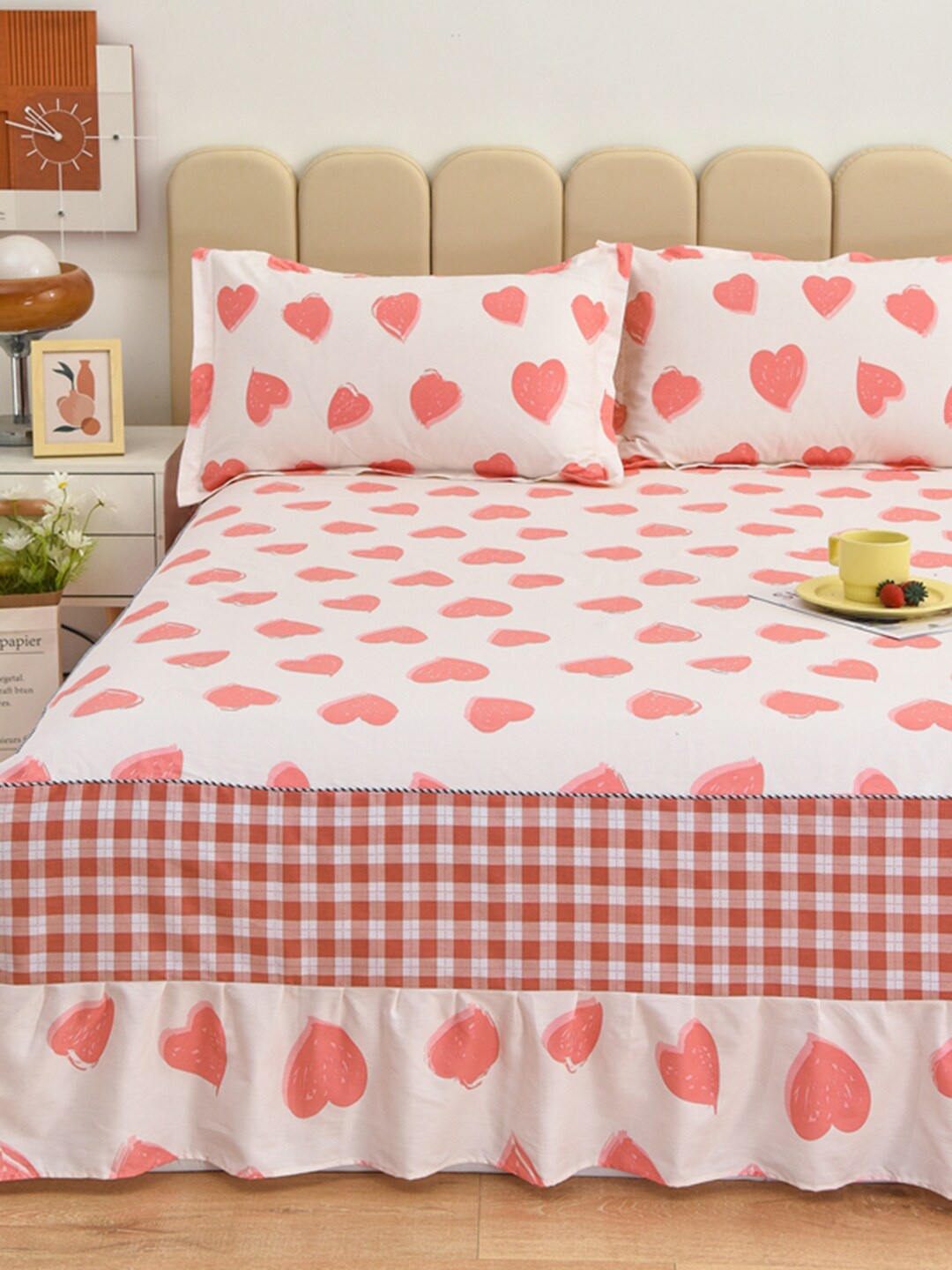 

JC HOME Peach-Coloured White 200 TC Cotton Queen Bedsheet with 2 Pillow Covers