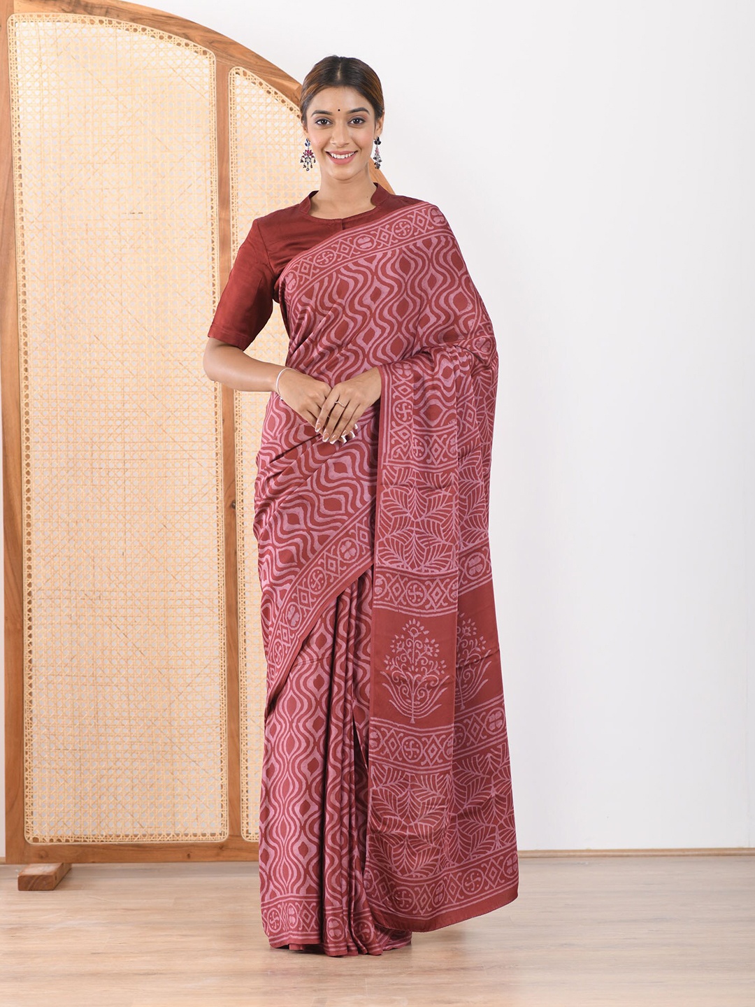

Mulmul Maroon & Pink Satin Block Print Saree