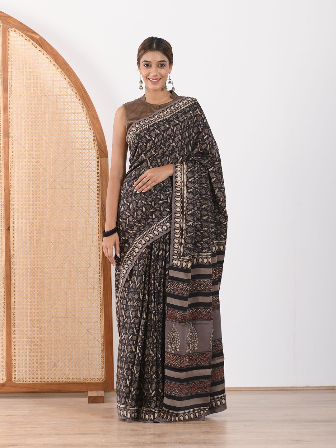 

Mulmul Black & Brown Floral Satin Block Print Saree