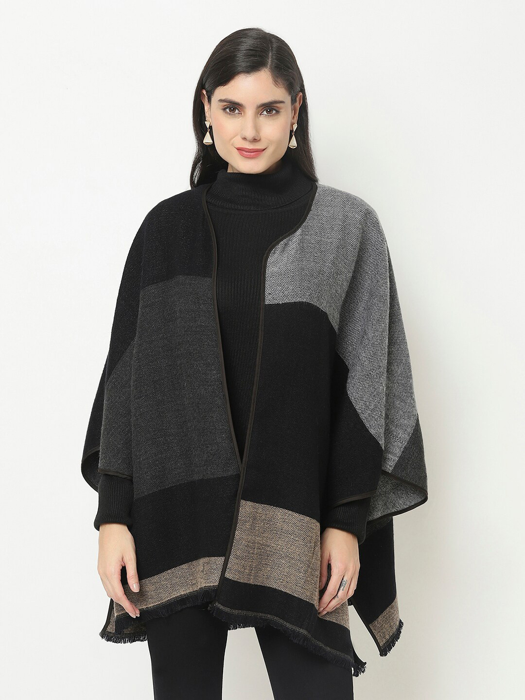 

Owncraft Women Black & Beige Colourblocked Colourblocked Longline