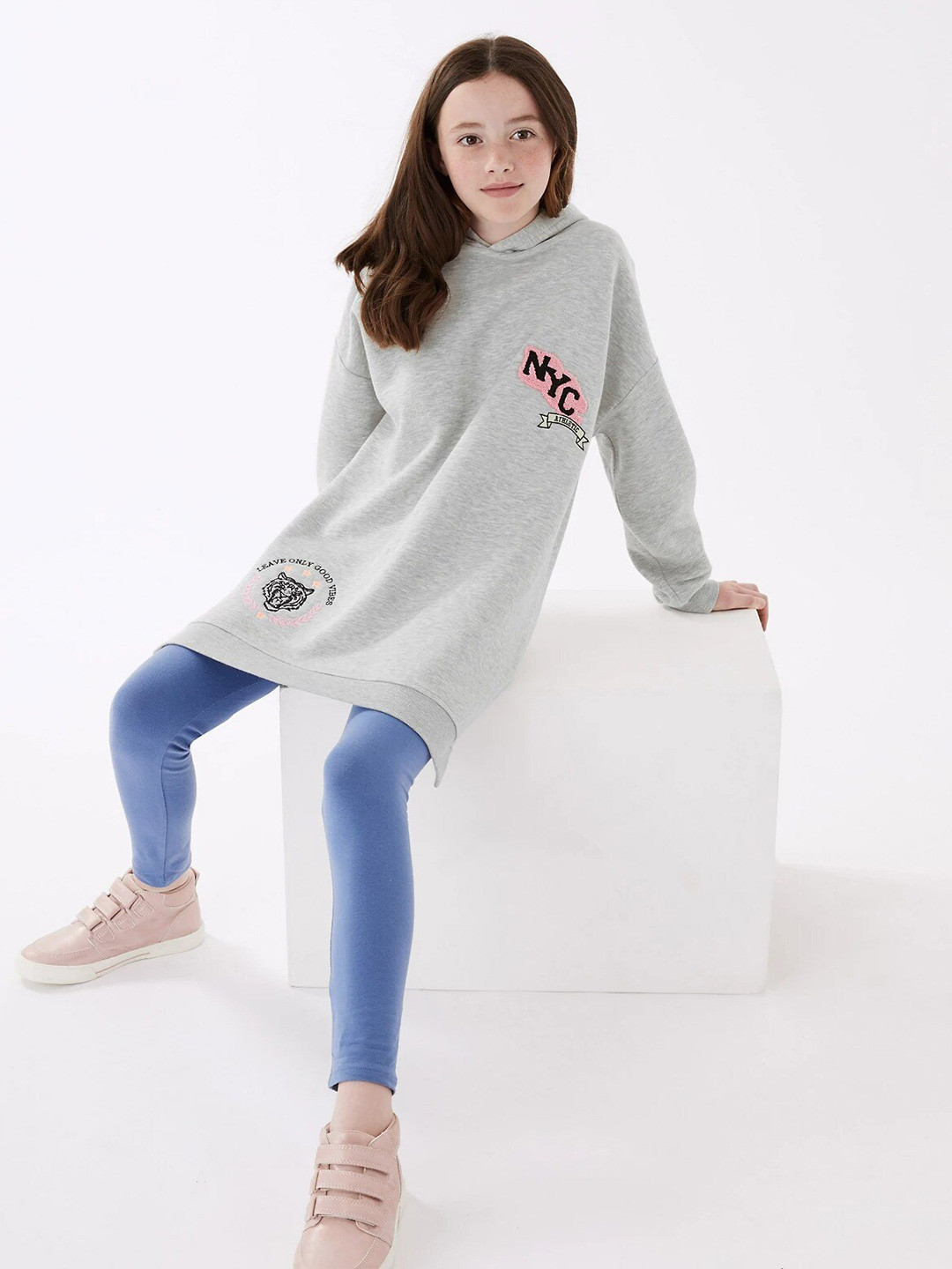 

Marks & Spencer Girls Grey & Blue Printed T-shirt with Leggings