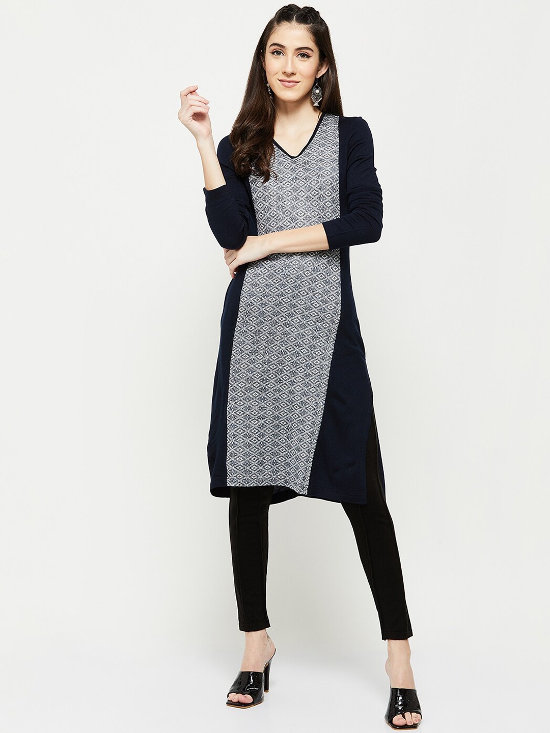 

max Geometric Printed A-Line Regular Curved V-Neck Kurta, Navy blue