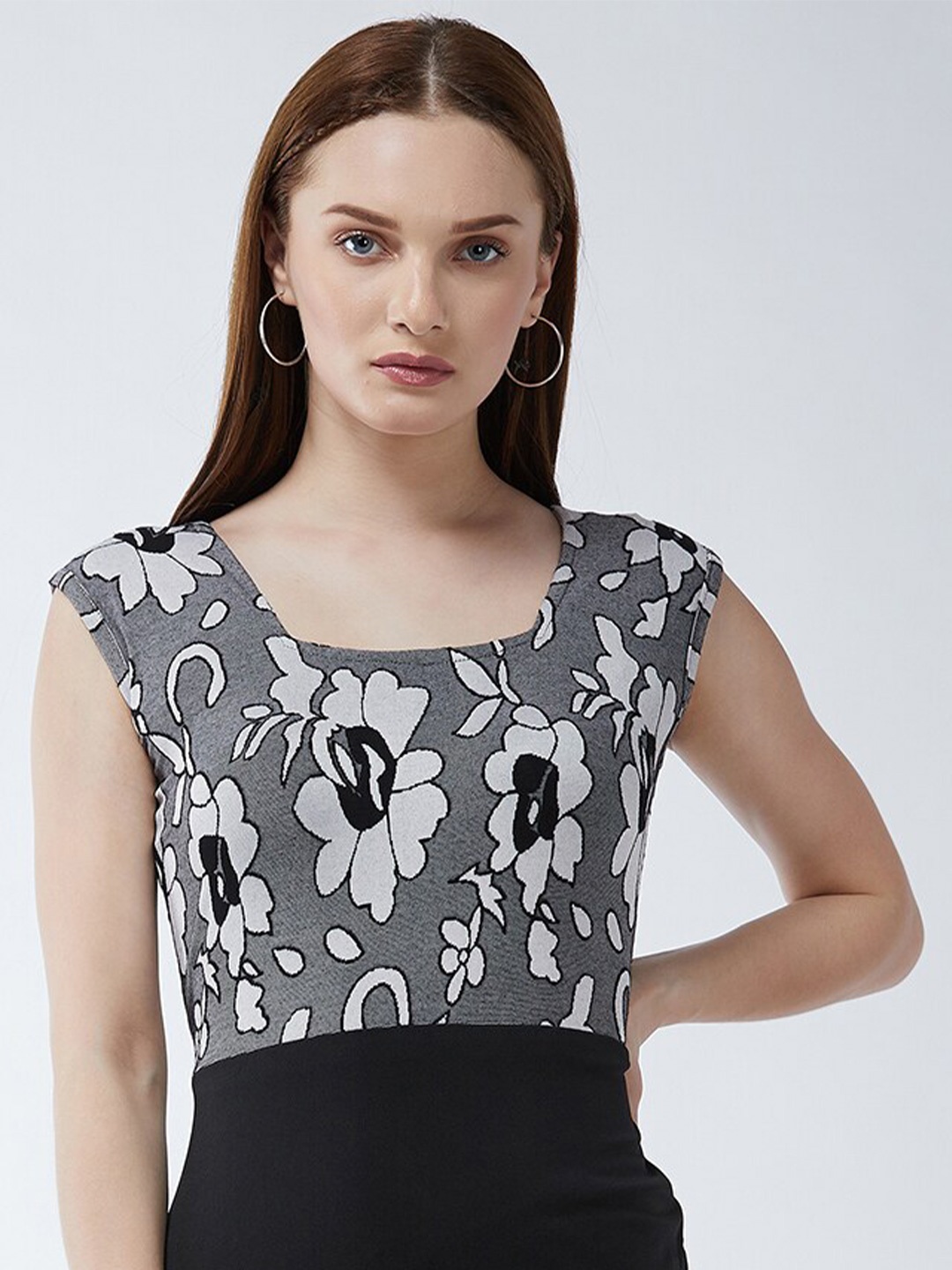 

Purple Feather Women Grey & Black Floral Sheath Dress