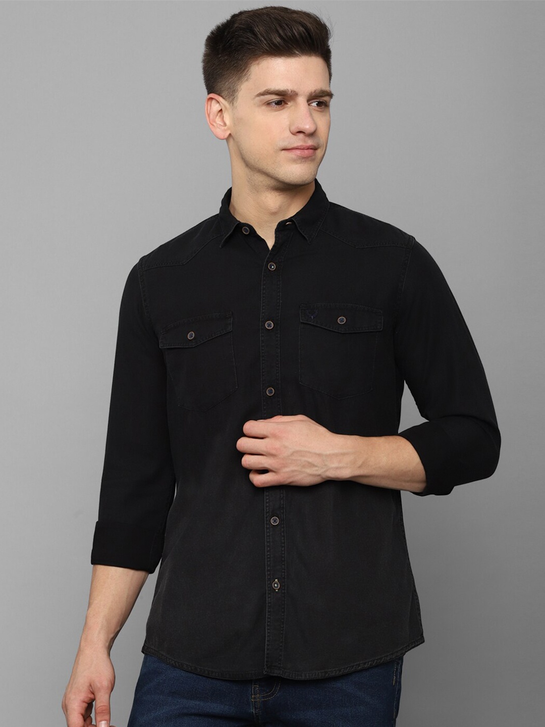 

Allen Solly Men Black Solid Cotton Casual Shirt With 2 Flap Pockets