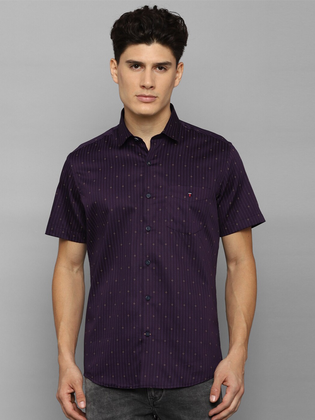

Louis Philippe Sport Men Purple Slim Fit Striped Pure Cotton Casual Shirt