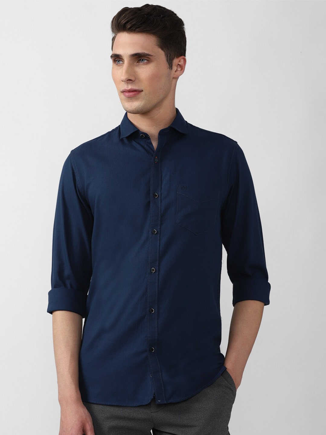 

Peter England Casuals Men Navy Blue Slim Fit Cotton Casual Shirt