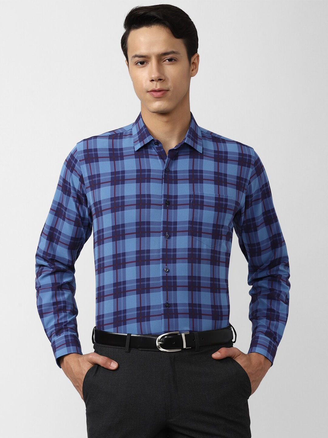 

Van Heusen Men Blue Slim Fit Checked Cotton Formal Shirt