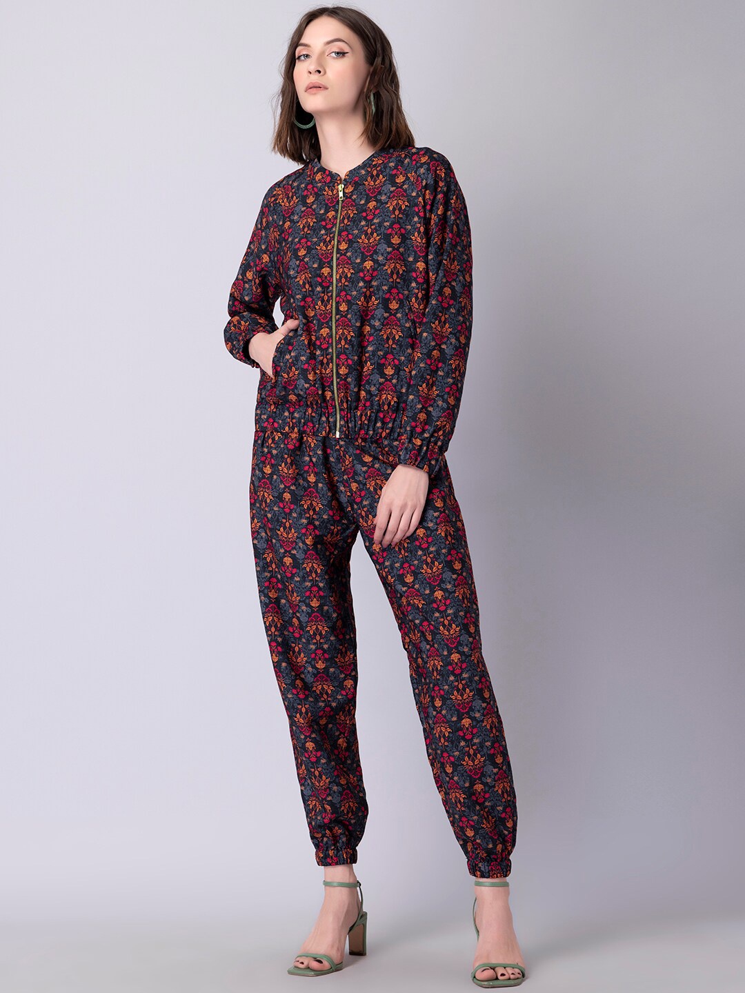 

FabAlley Women Blue & Red Printed Jacket with Joggers Co-Ords Set