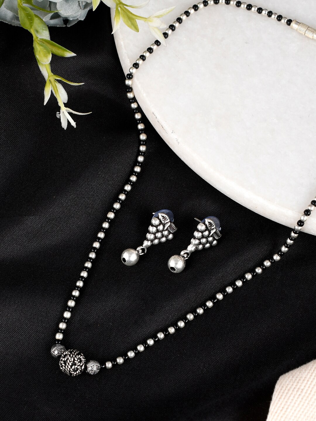 

AQUASTREET JEWELS Silver-Plated Black Oxidised Pendant Beaded Chain & Earrings