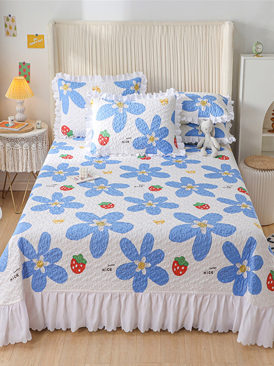 

JC Collection White & Blue Printed Poly Cotton Double King Bed Cover With 2 Pillow Covers