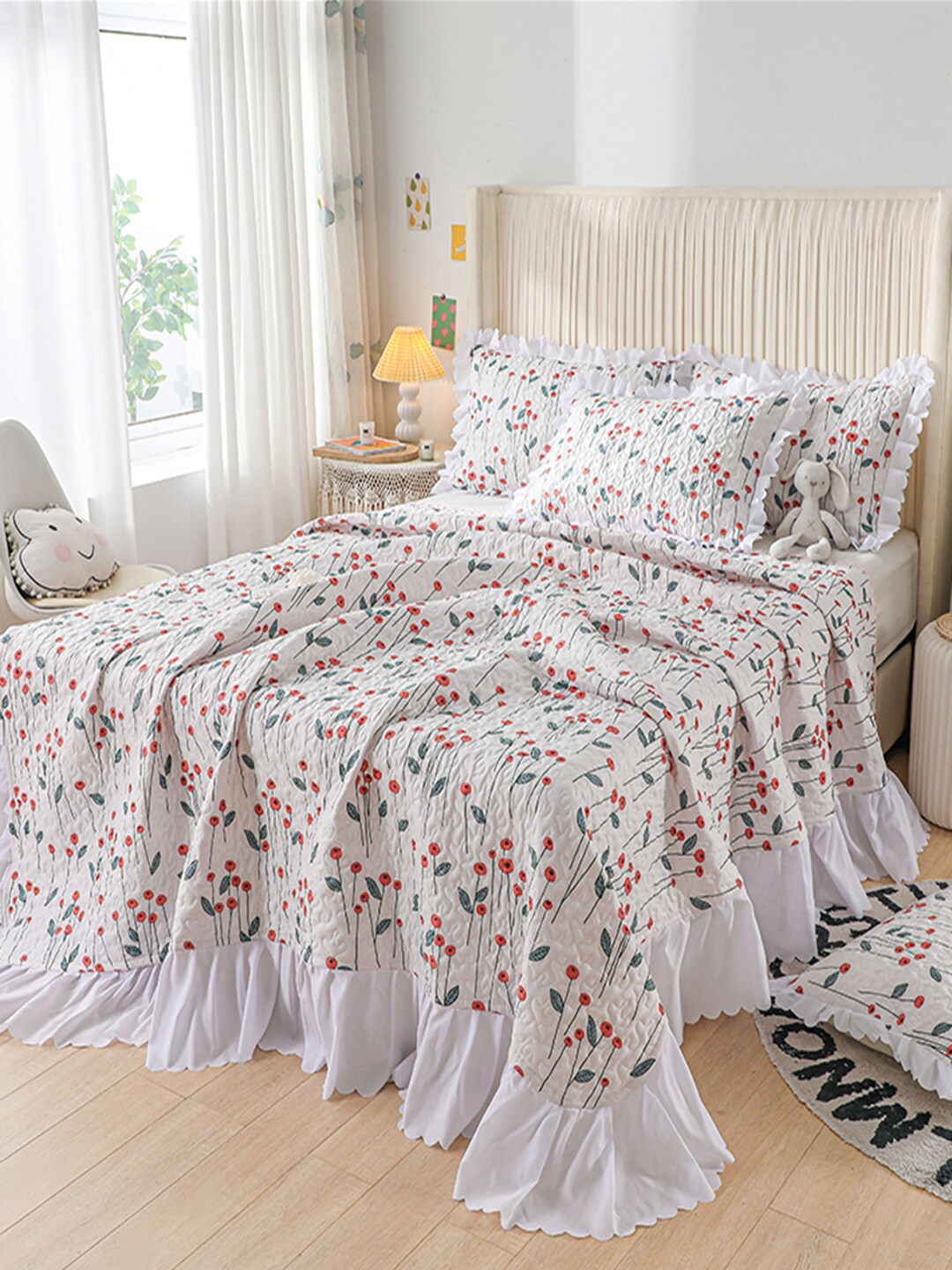 

JC HOME White Red Printed Double King Bed Cover
