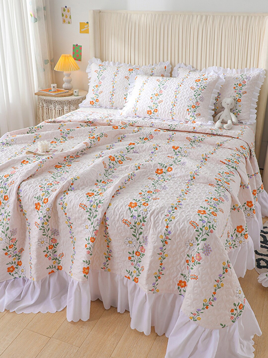 

JC Collection Cream-Colored Floral Print Bed Cover With 2 Pillow Cover