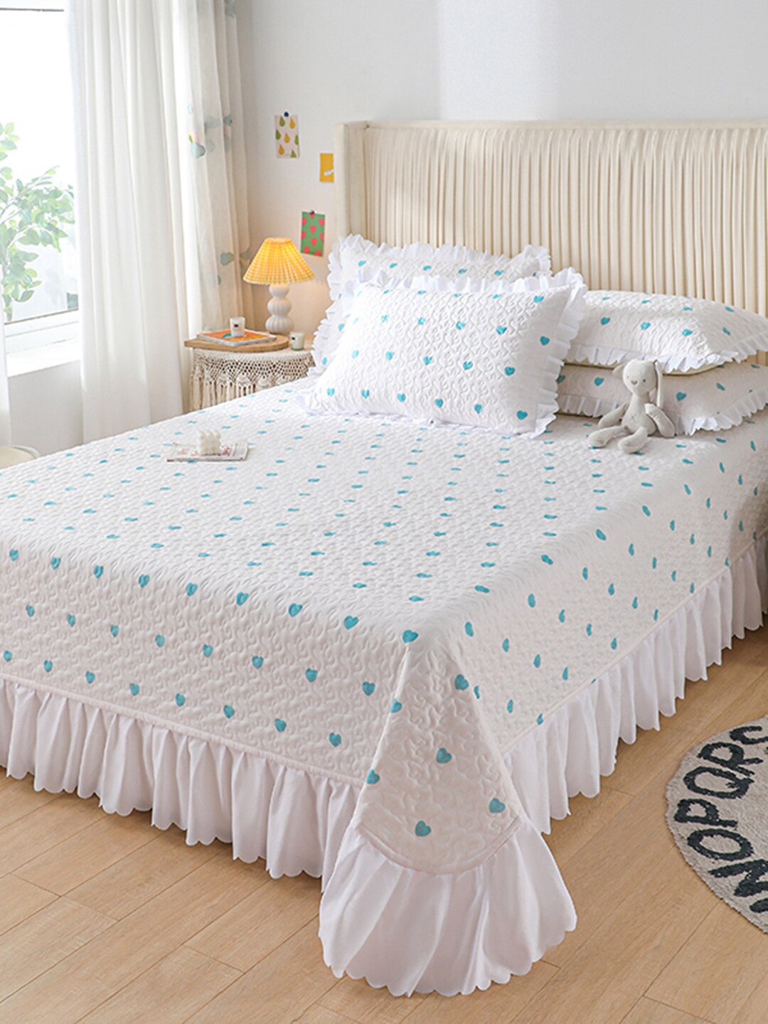 

JC Collection Off-White Print Bed Cover With 2 Pillow Cover
