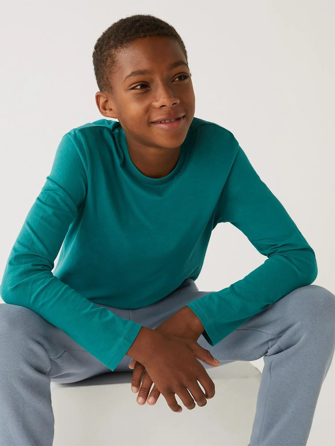 

Marks & Spencer Boys Green Solid Round Neck Cotton T-shirt