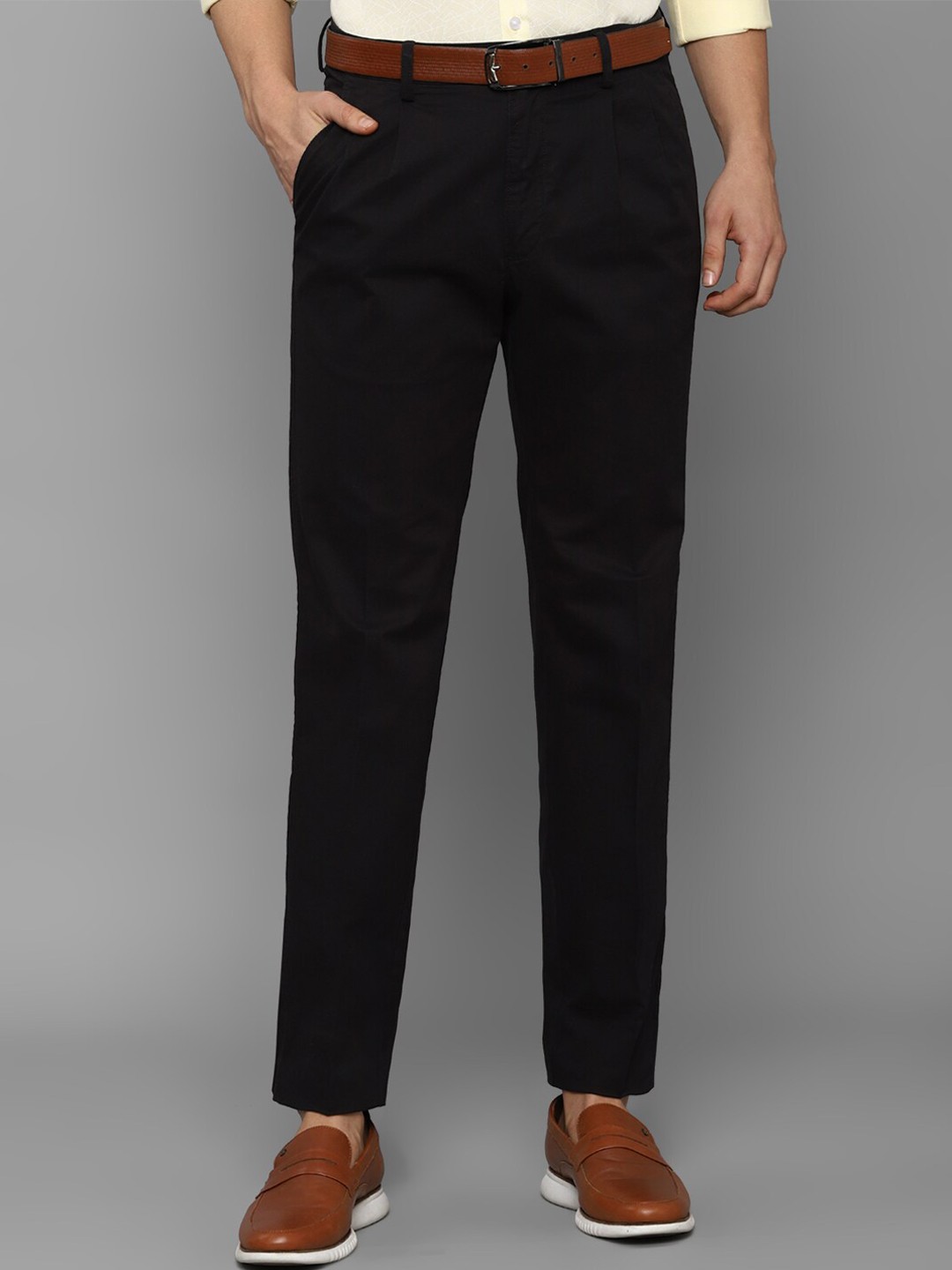 

Allen Solly Men Black Solid Regular Trouser