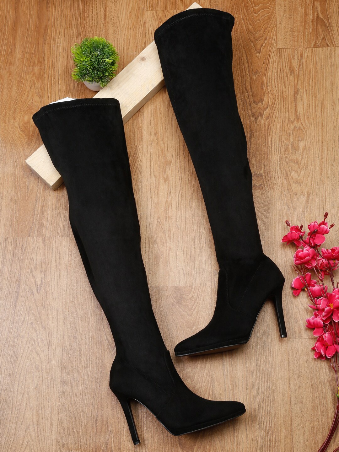 

Flat n Heels Women Black Solid High Top Boots