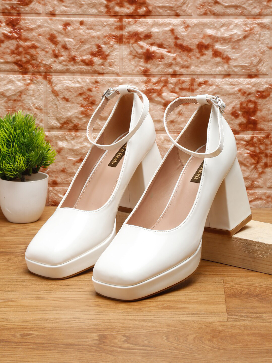 

Flat n Heels White Solid Block Pumps