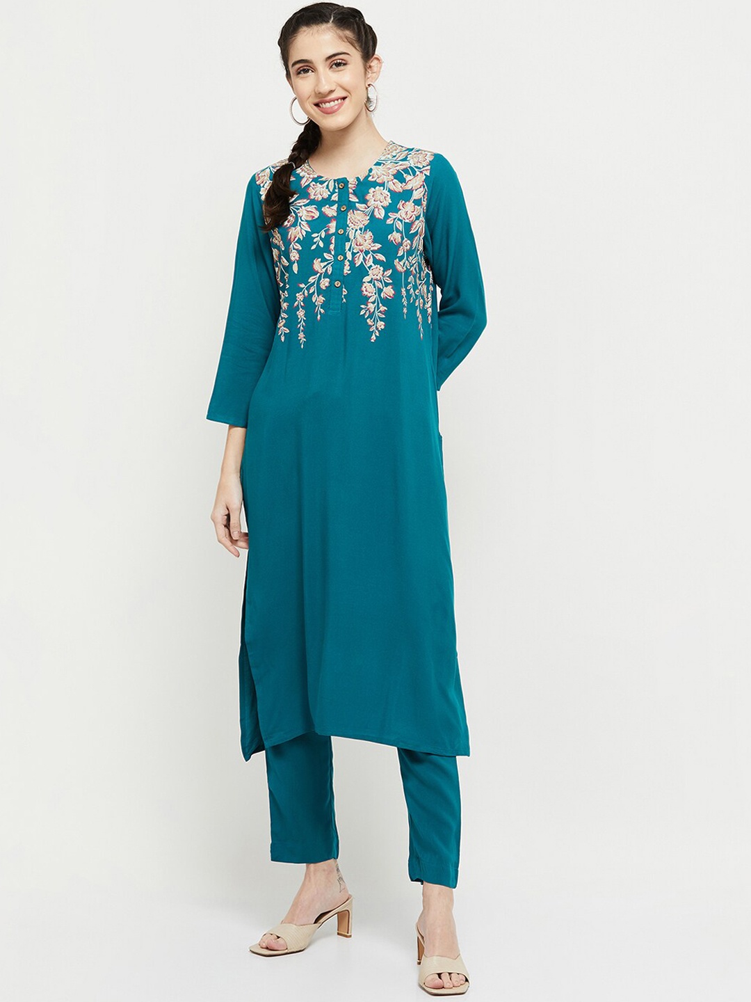 

max Women Blue Floral Printed Kurta with Trousers