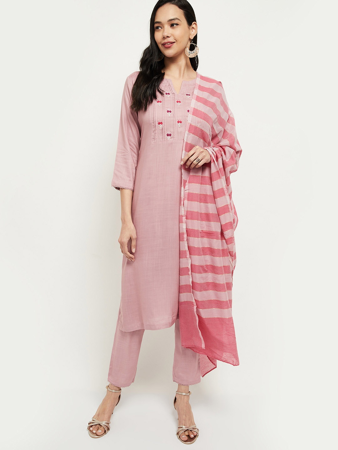 

max Women Purple Floral Embroidered Kurta with Trousers & With Dupatta