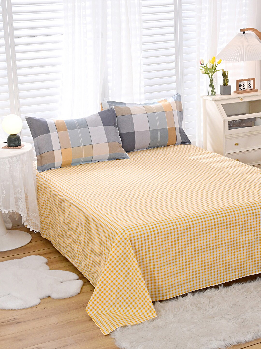 

JC Collection Mustard & White Checked 200 TC Cotton King Bedsheet with 2 Pillow Covers