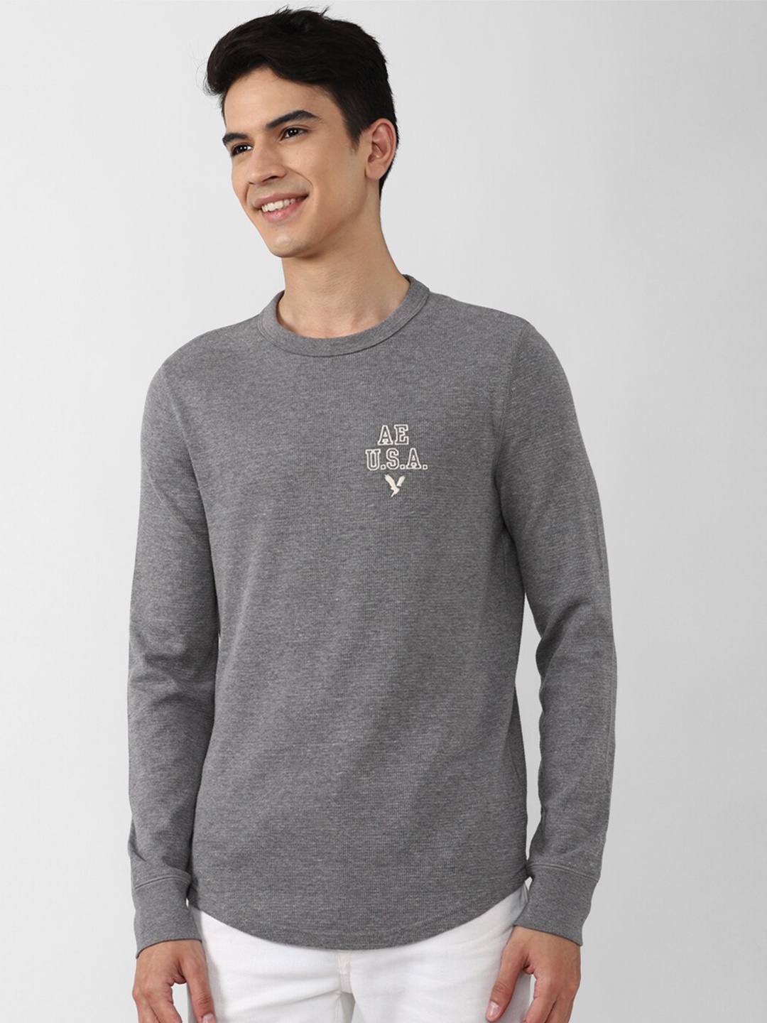 

AMERICAN EAGLE OUTFITTERS Men Grey Solid Round Neck Cotton T-shirt