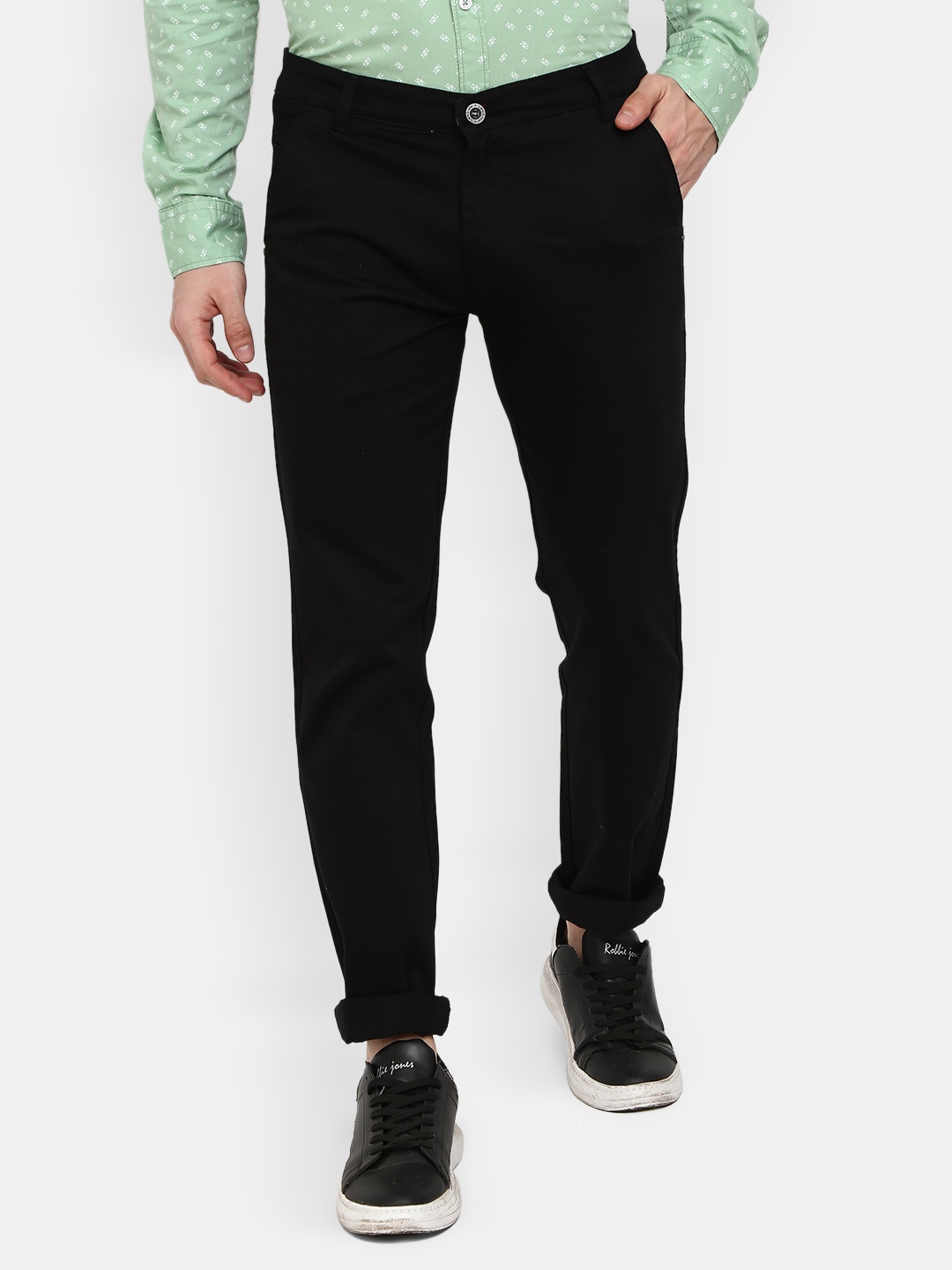 

V-Mart Men Black Solid Cotton Sweatshirt