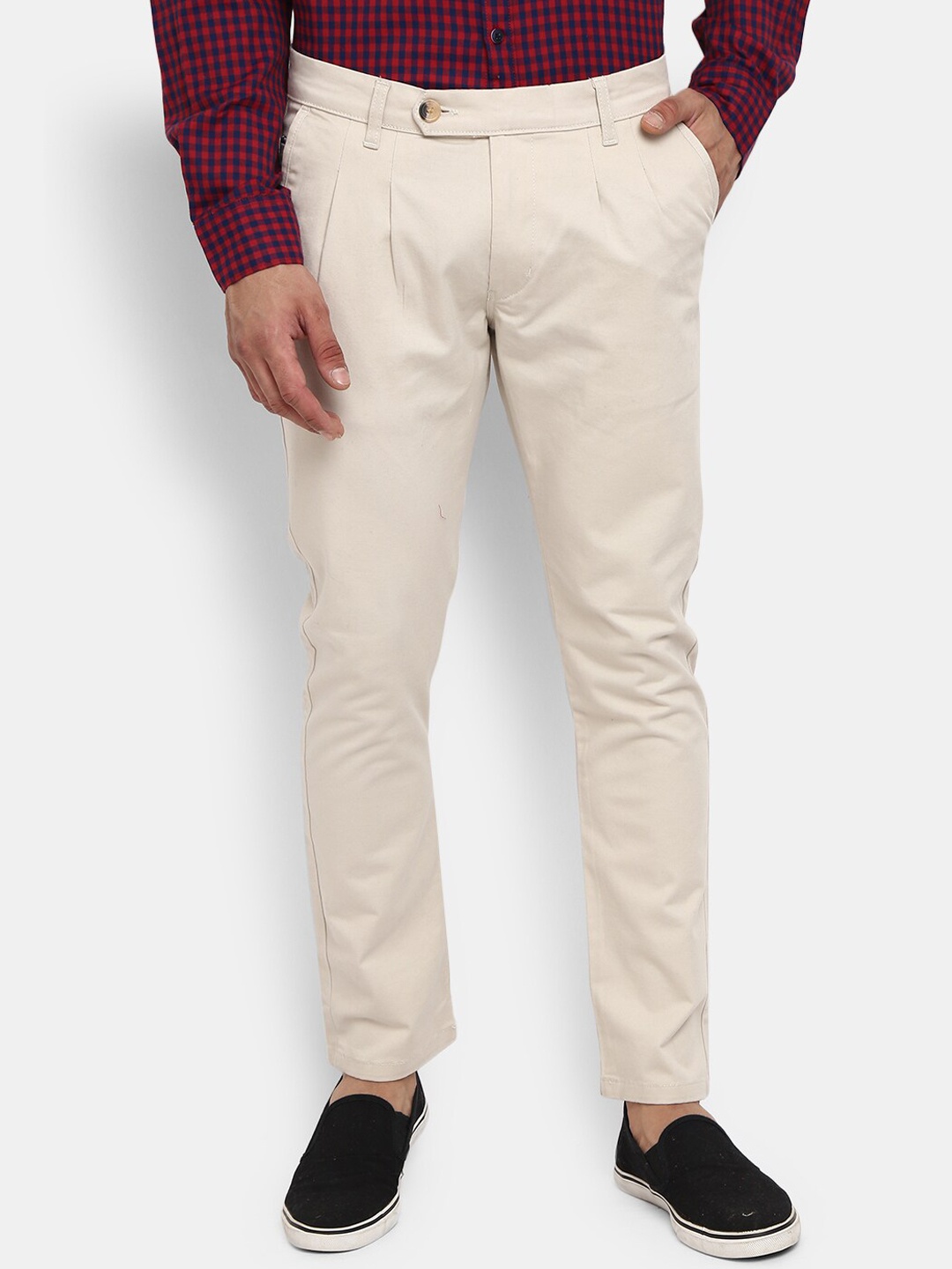 

V-Mart Men Cream-Coloured Classic Pleated Cotton Chinos Trousers