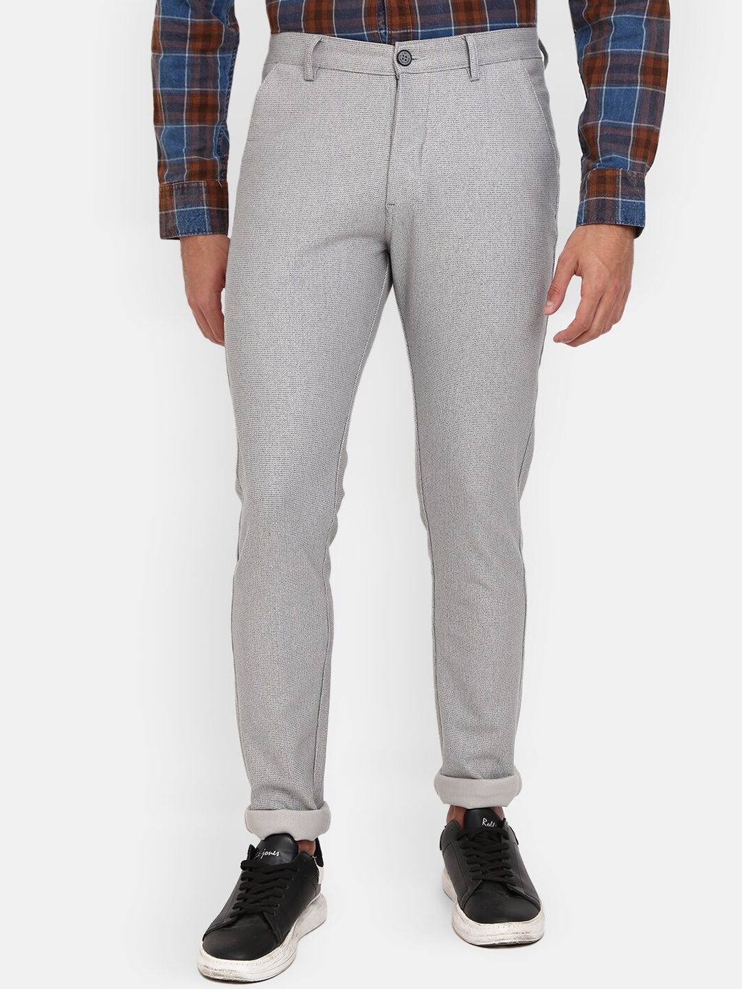 

V-Mart Men Grey Textured Classic Slim Fit Cotton Trousers