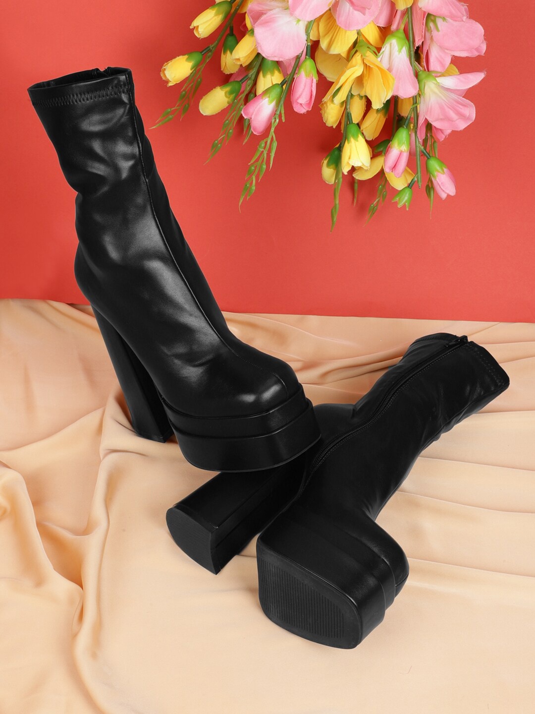 

Truffle Collection Women Black Solid Block Heel Winter Boots