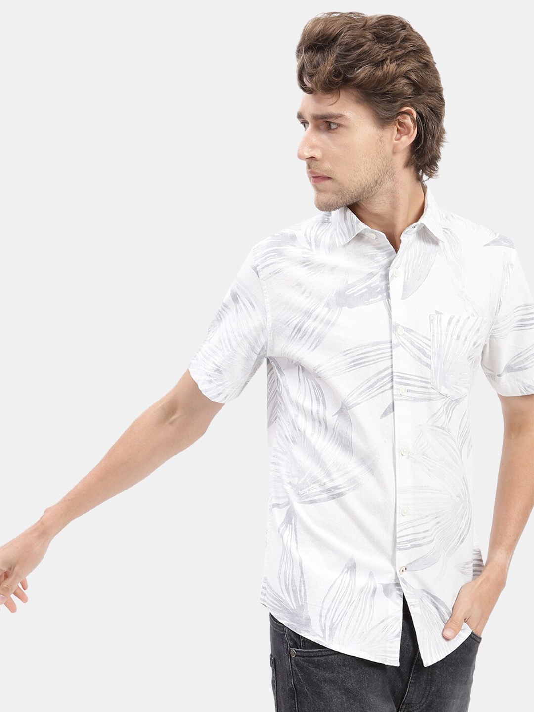 

VASTRADO Men White Floral Printed Cotton Casual Shirt