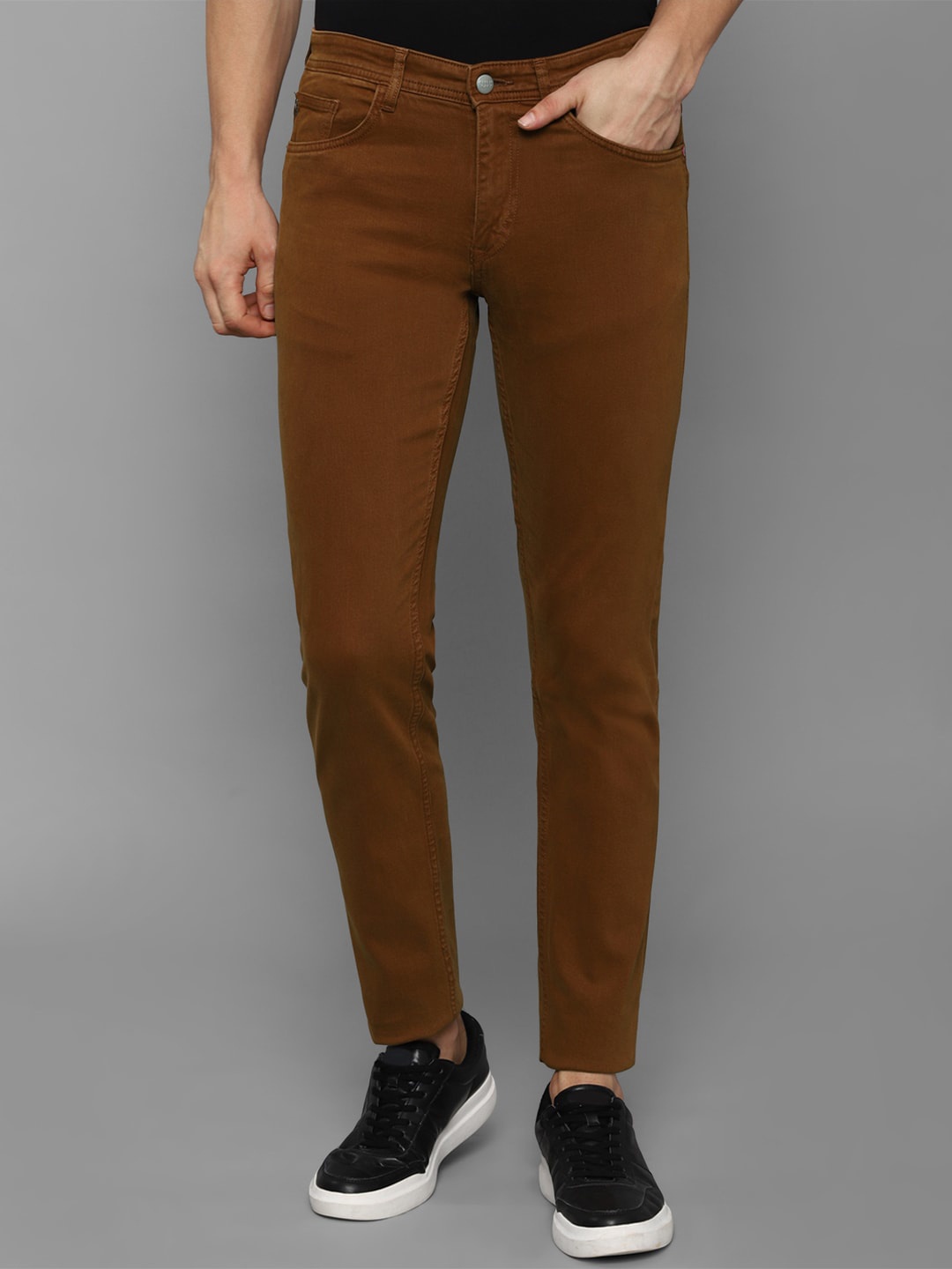 

Allen Solly Sport Men Brown Skinny Fit Cotton Jeans