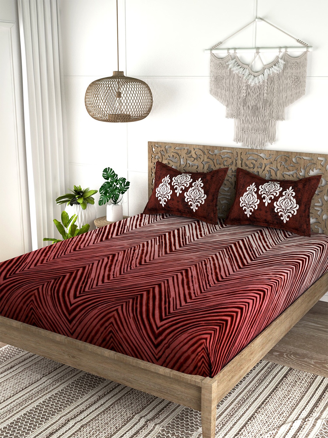 

EverHOME Cream-Coloured & White Geometric 210 TC King Bedsheet with 2 Pillow Covers