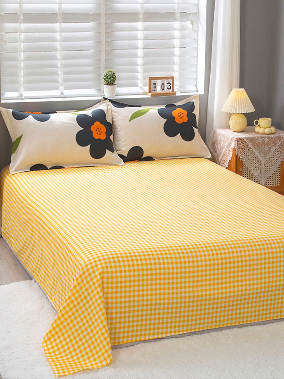 

JC HOME White & Yellow Printed Double King Bedding Set