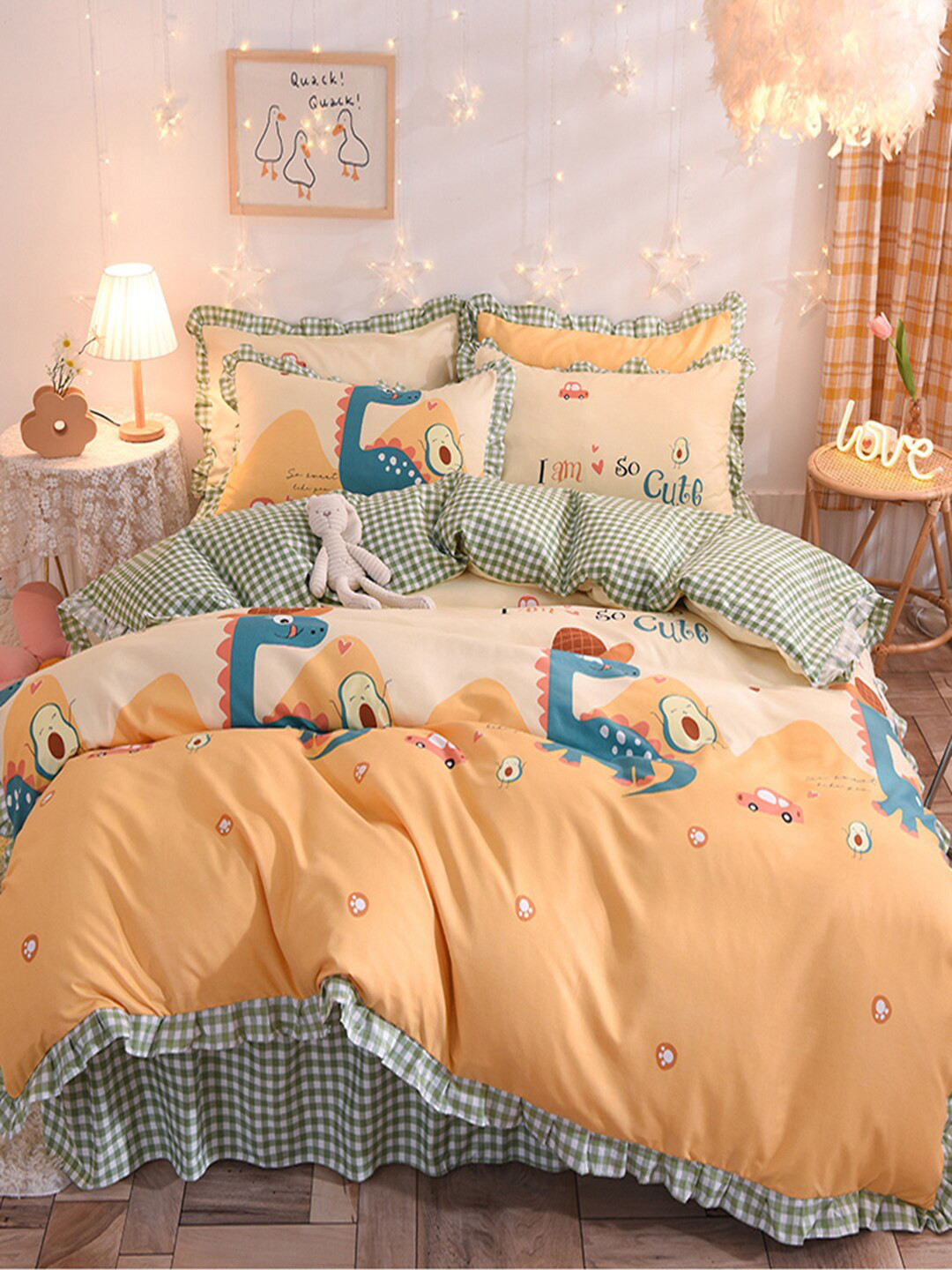

JC HOME Beige & Blue Printed Queen Bedding Set With 2 Pillow Covers & Quilt Cover