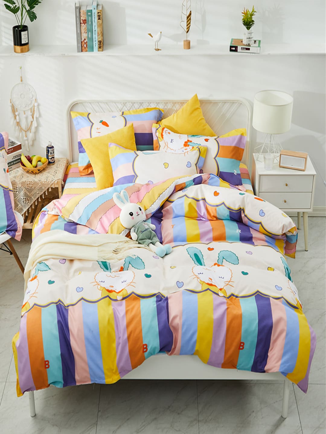 

JC Collection Yellow & Cream Colored Printed Bedding Set & 2 Pillow Covers & Quilt Cover