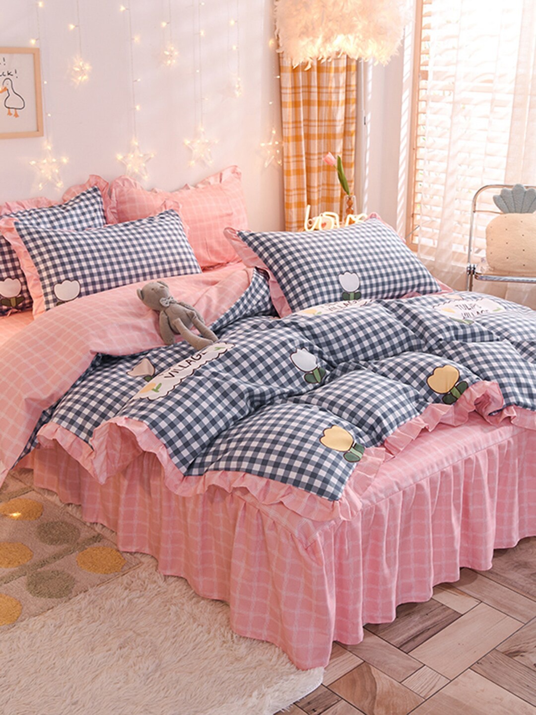 

JC Collection Pink & White Printed Double Queen Bedding Set