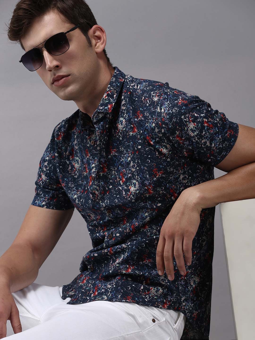 

SHOWOFF Men Navy Blue Comfort Abstract Printed Cotton Casual Shirt