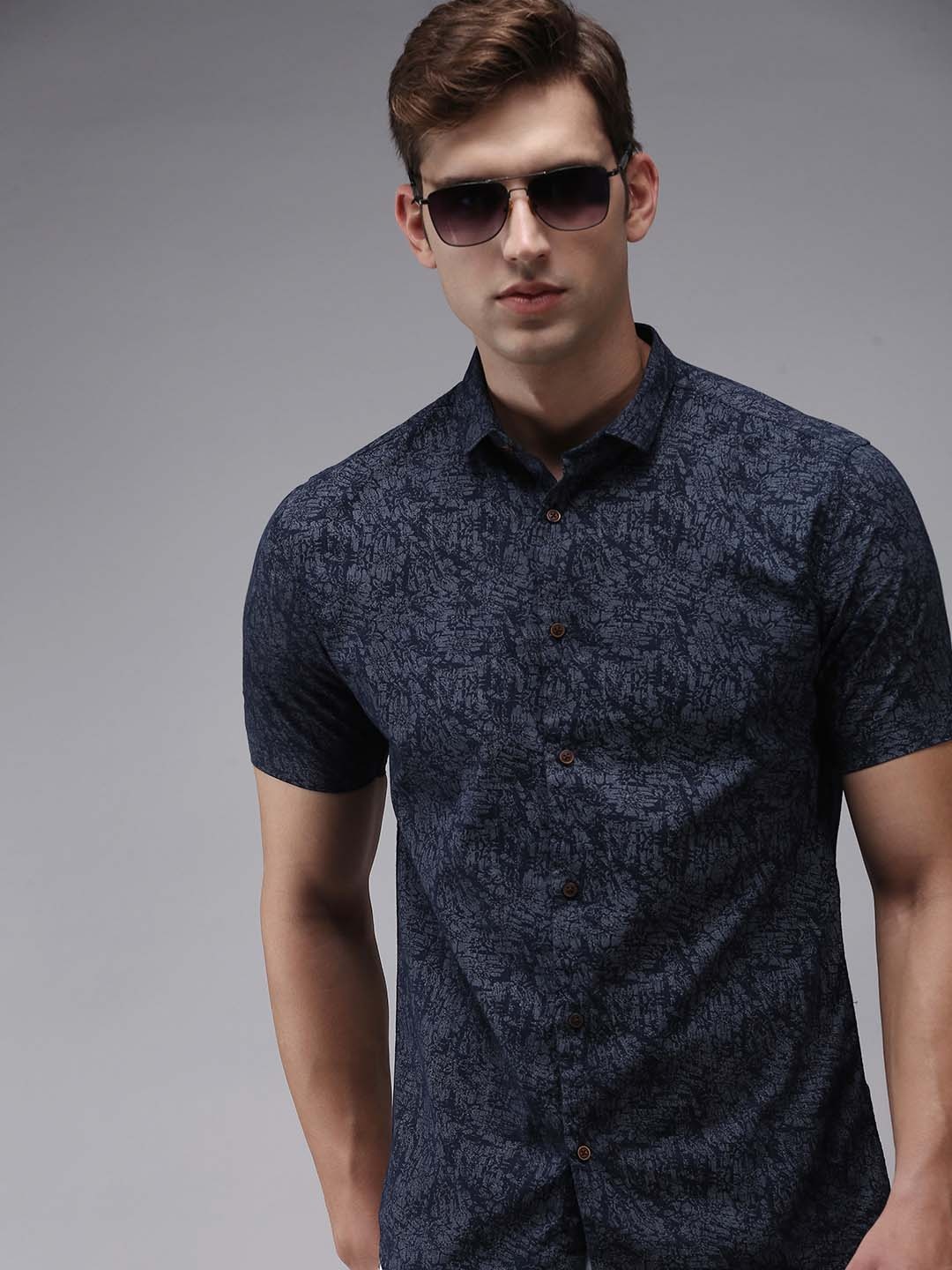 

SHOWOFF Men Navy Blue Comfort Abstract Printed Cotton Casual Shirt